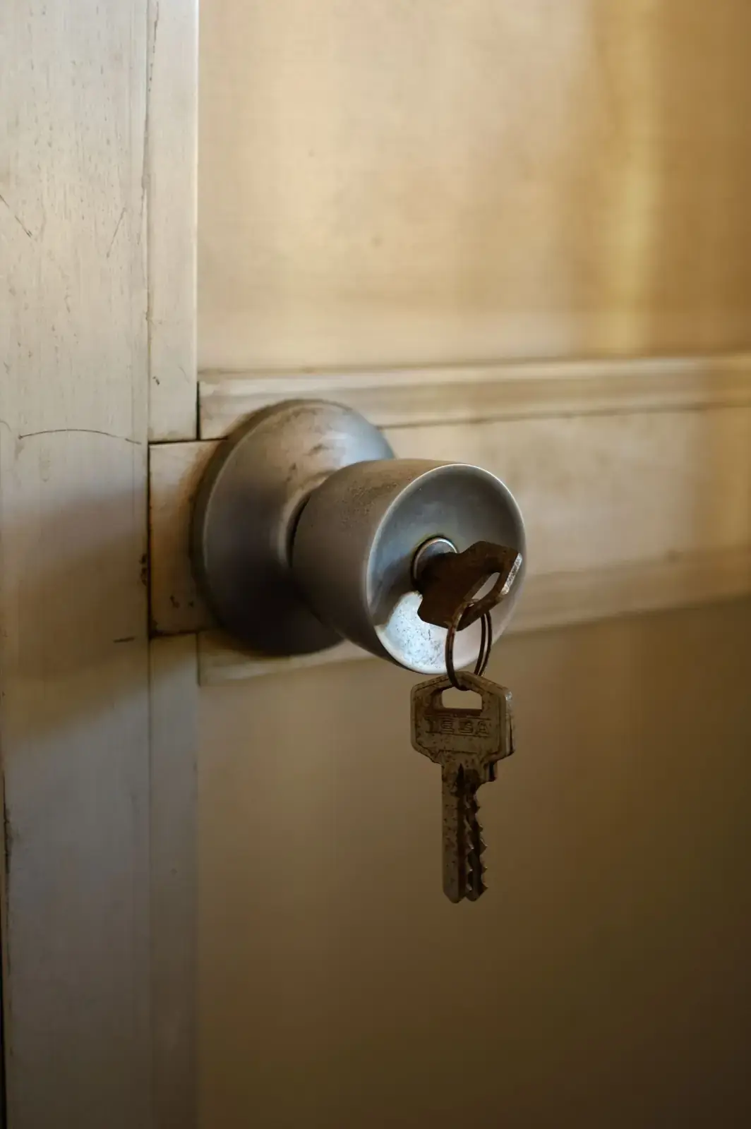Ouverture de porte à Toulouse : clé restée dans la serrure d’une porte intérieure